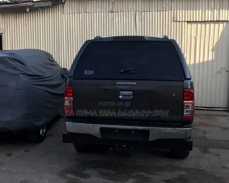 Toyota Hilux 2015 Matt Black