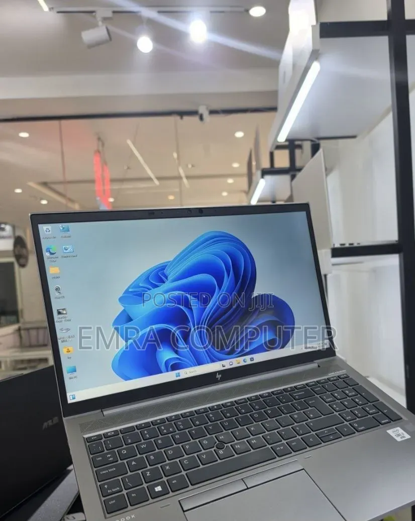 New Laptop HP 16GB Intel Core i7 SSD 512GB
