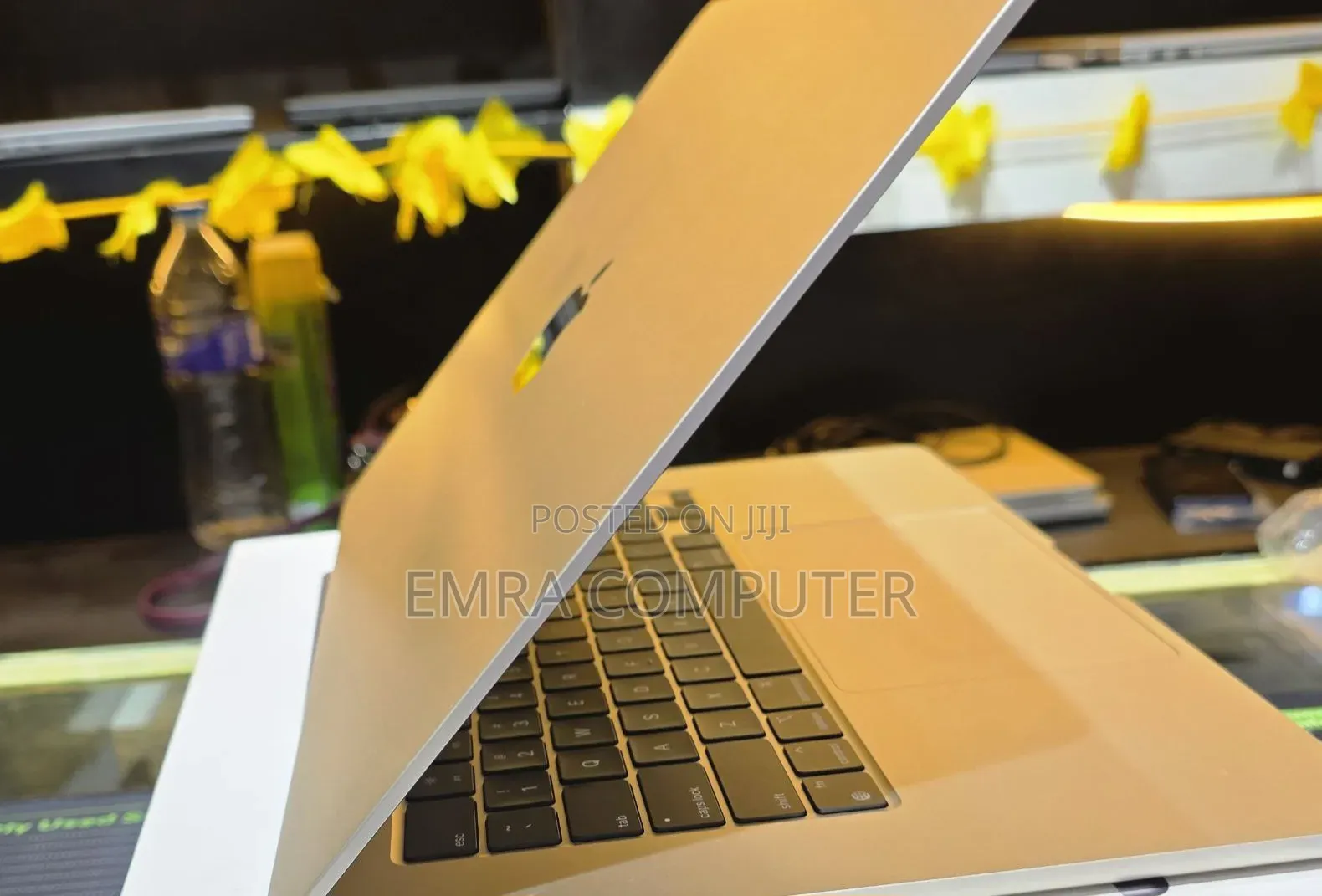 New Laptop Apple MacBook Air 2024 M3 8GB Intel Core M3 SSD 256GB