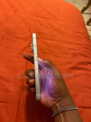 Apple iPhone 15 128 GB White