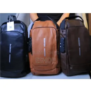 Stylish Secure: Premium Pu Leather Crossbody With Integrated Lock