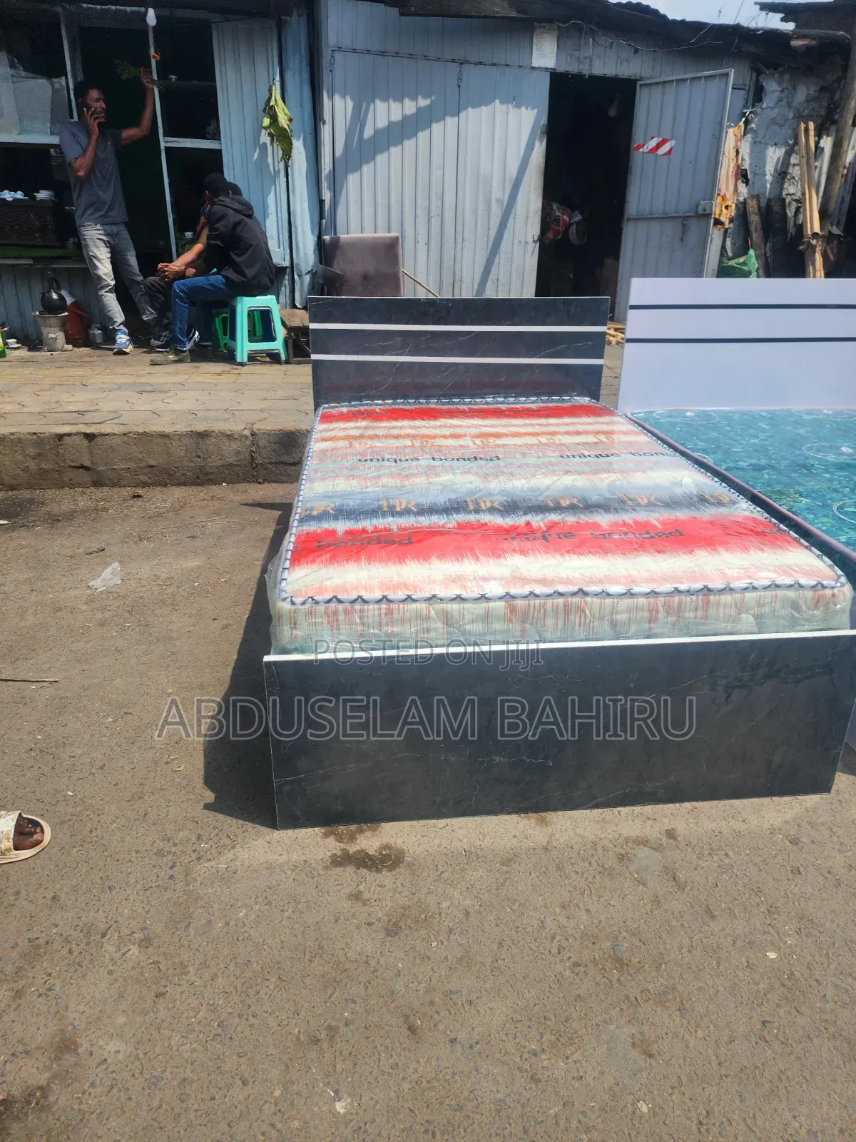 አልጋ Bed በላምኔት የተሰሩ