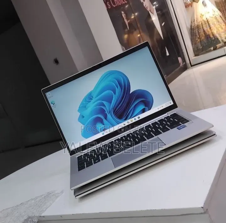 New Laptop HP EliteBook 830 G8 16GB Intel Core i5 SSD 512GB