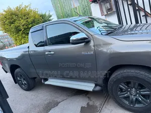 Toyota Hilux 2021 Gray