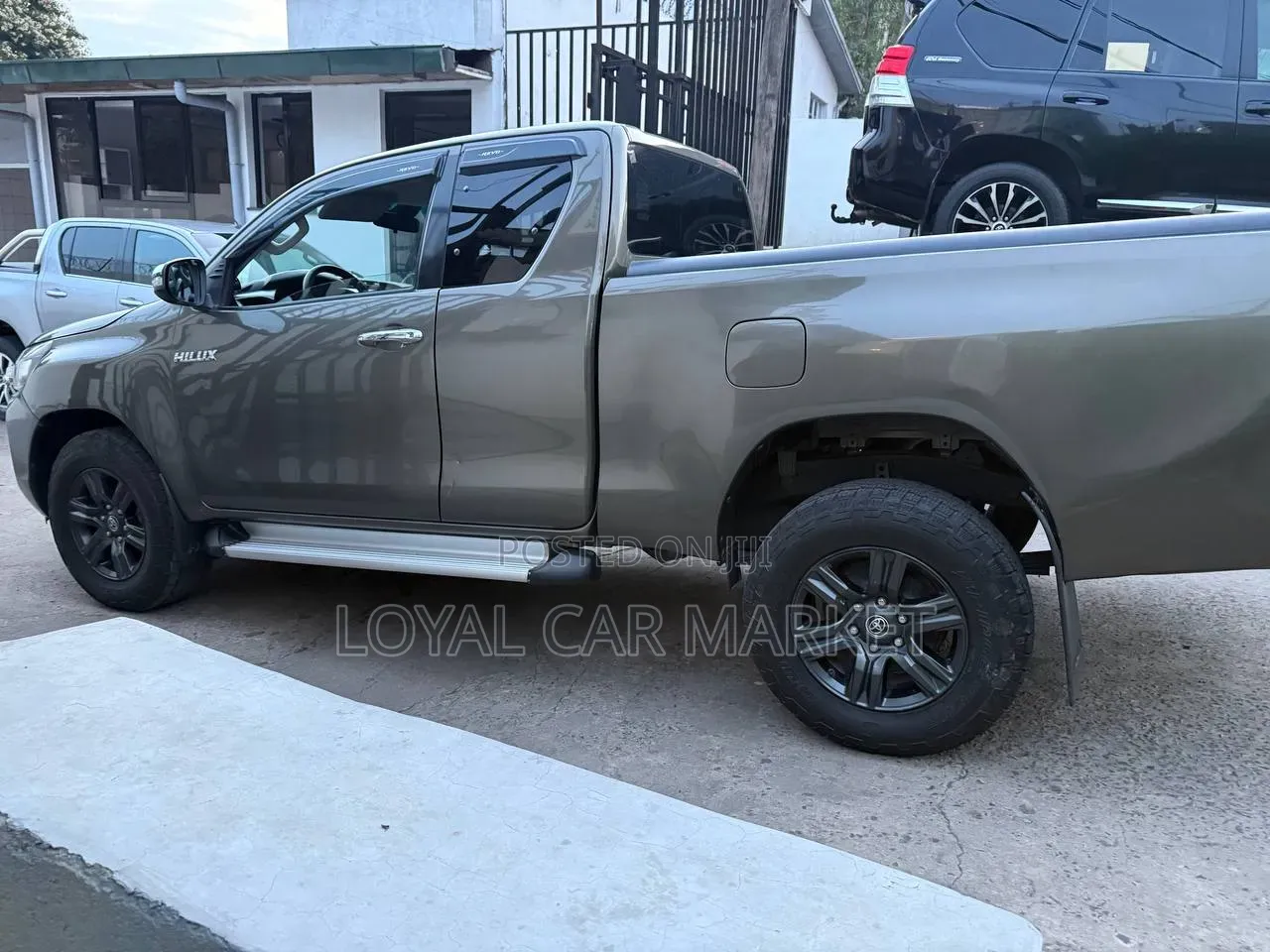 Toyota Hilux 2021 Gray