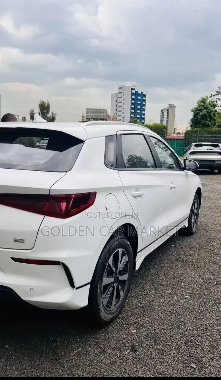 BYD E2 43 kWh 94 hp FWD 2024 White