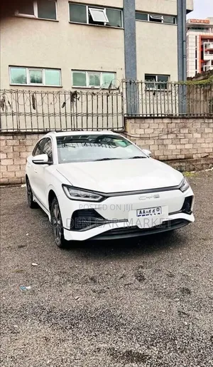 BYD E2 43 kWh 94 hp FWD 2024 White