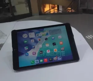 New Apple iPad 10.2 (2021) 64 GB Black