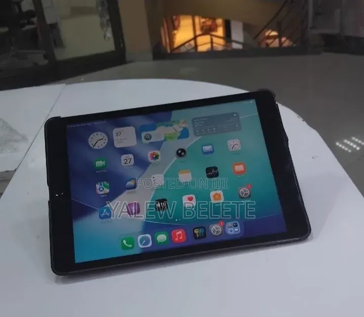 New Apple iPad 10.2 (2021) 64 GB Black