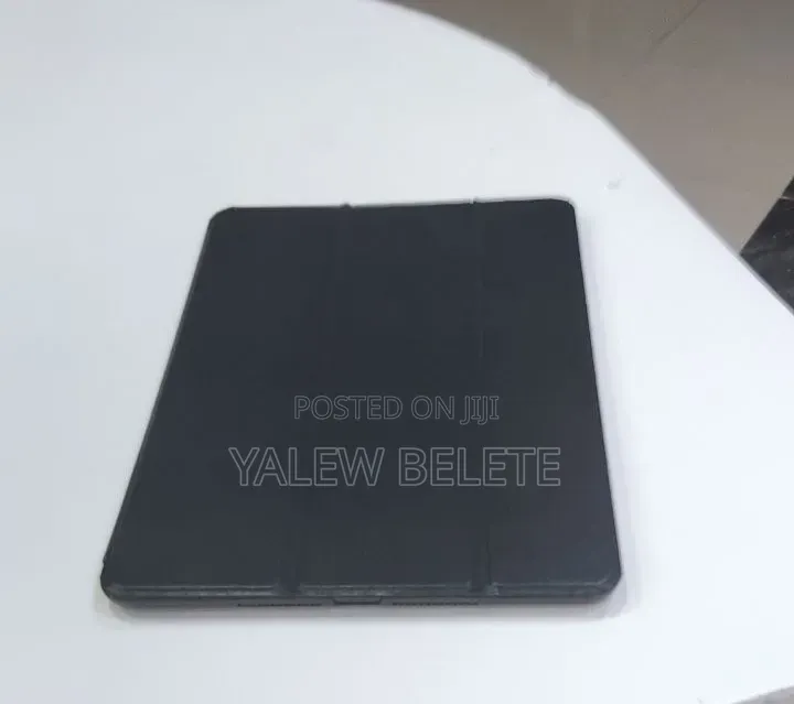 New Apple iPad 10.2 (2021) 64 GB Black