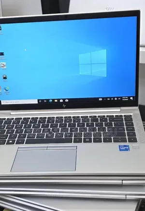 New Laptop HP EliteBook 830 G8 16GB Intel Core i5 SSD 512GB