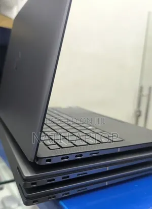 New Laptop Dell Precision 5490 32GB Intel Core i9 SSD 1T