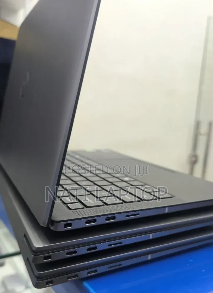 New Laptop Dell Precision 5490 32GB Intel Core i9 SSD 1T