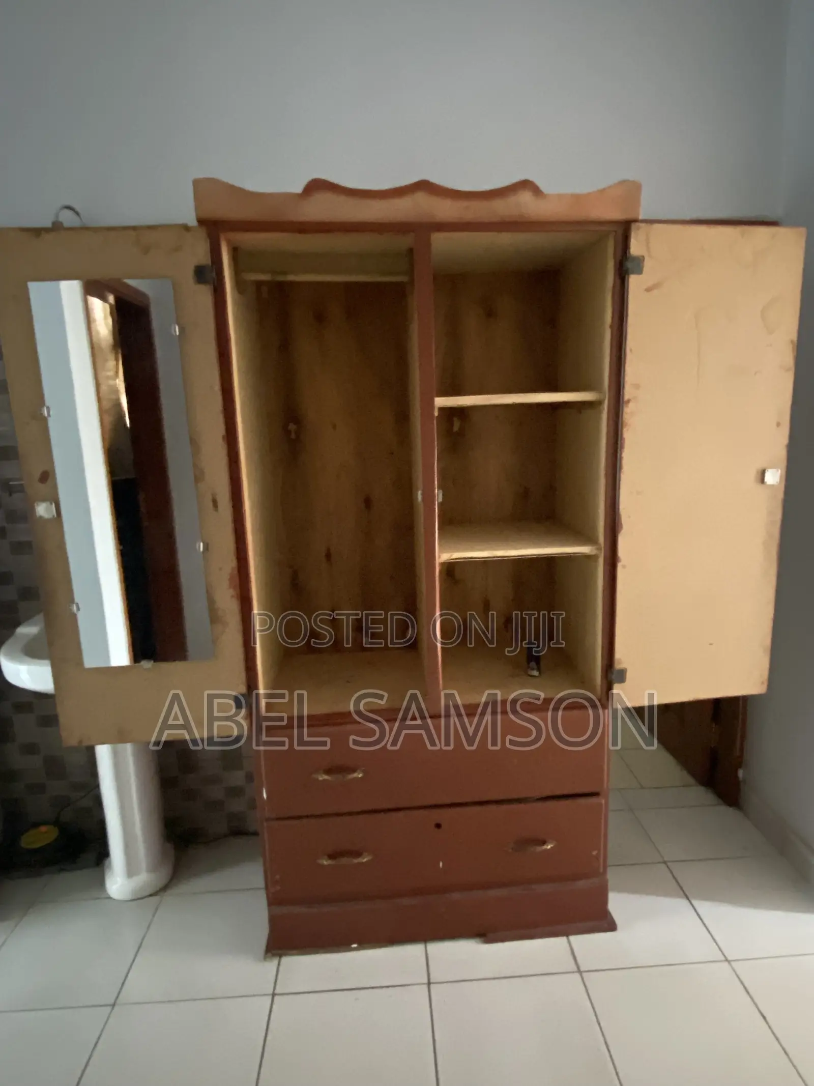Simple Wardrobe