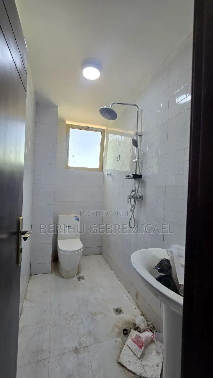 2bdrm Condo in አያት, Bole for rent
