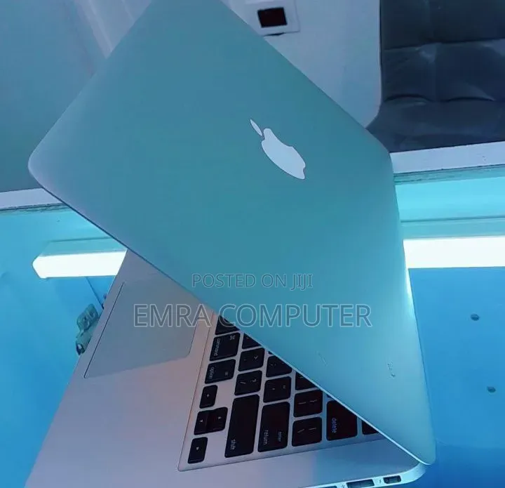 New Laptop Apple MacBook 2014 4GB Intel Core i5 SSD 256GB