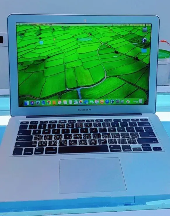 New Laptop Apple MacBook 2014 4GB Intel Core i5 SSD 256GB