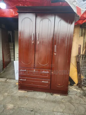 ያገለገለ ቁምሳጥን(Closet)