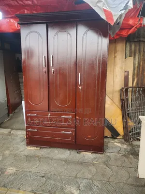 ያገለገለ ቁምሳጥን(Closet)