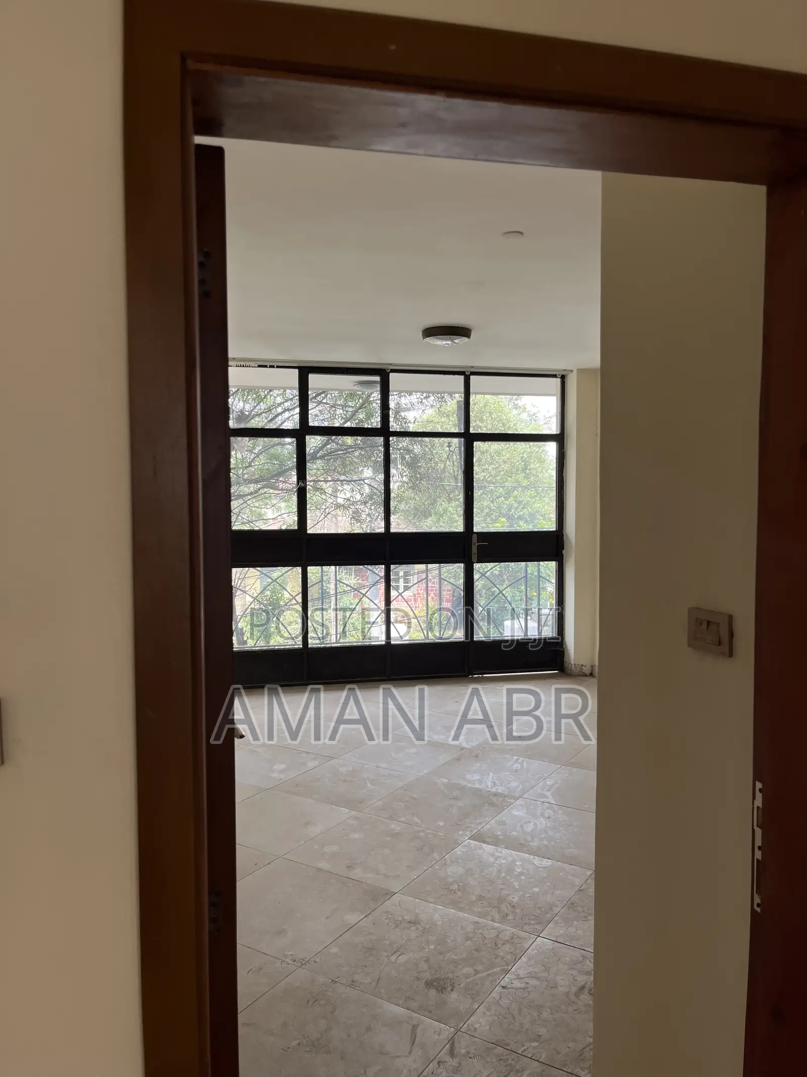 3bdrm Apartment in Yeka for rent