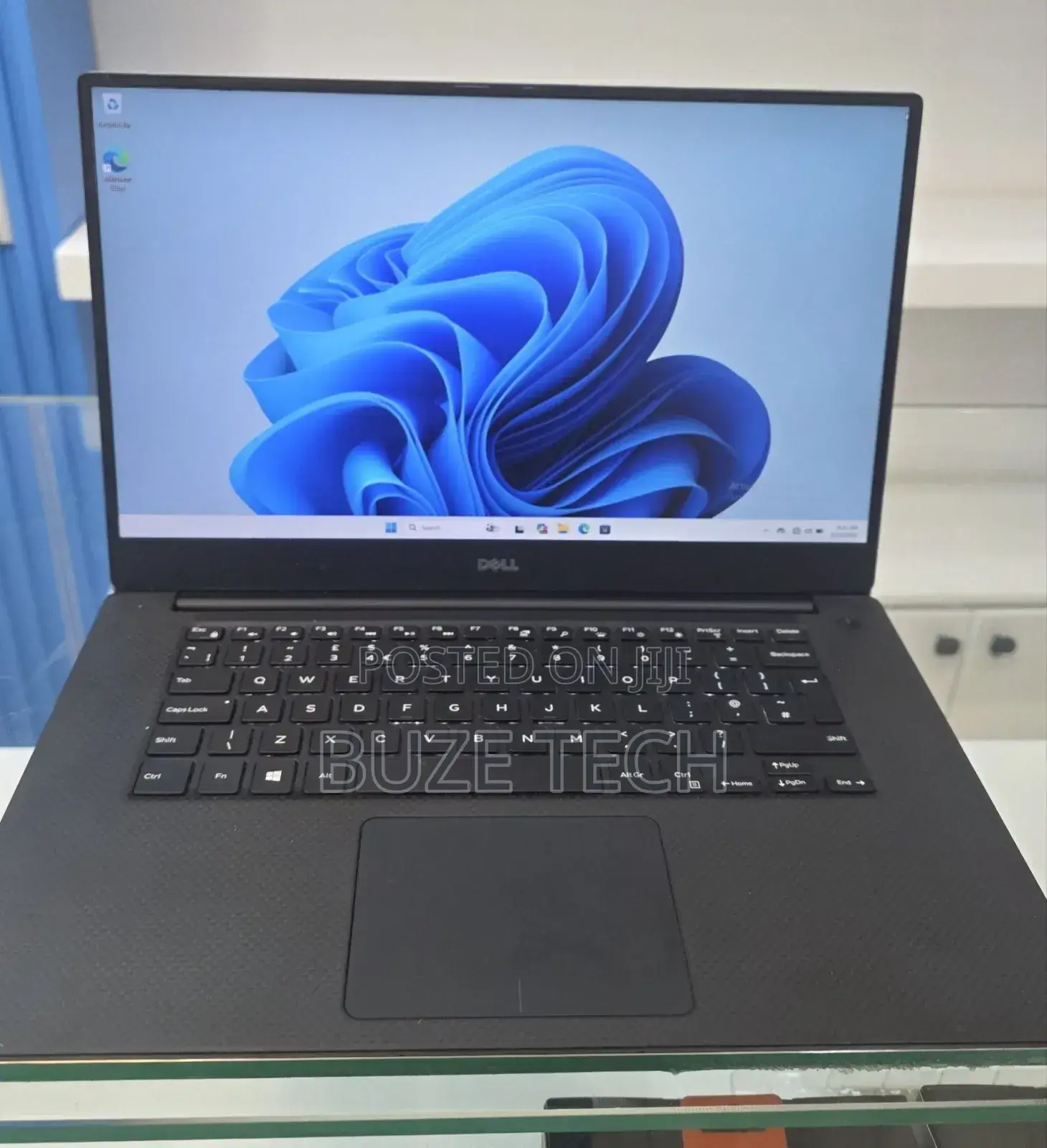 New Laptop Dell 16GB Intel Core i7 SSD 512GB