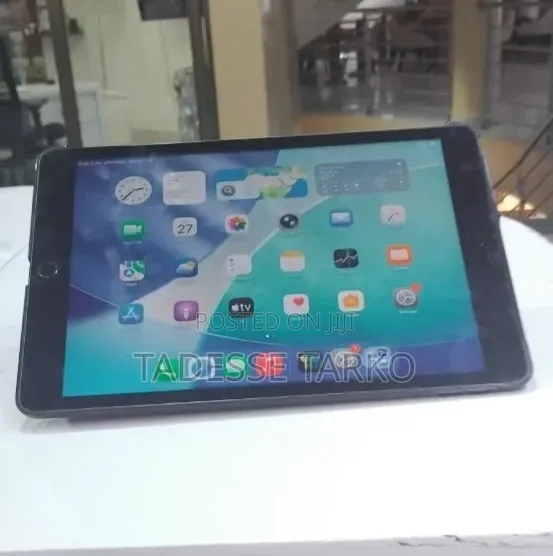 New Apple iPad 10.2 (2021) 64 GB Gray