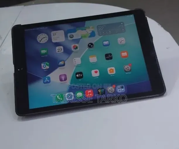 New Apple iPad 10.2 (2021) 64 GB Gray