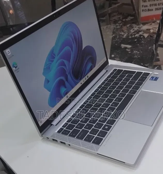 New Laptop HP EliteBook 830 G8 16GB Intel Core i5 SSD 512GB