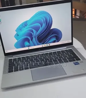 New Laptop HP EliteBook 830 G8 16GB Intel Core i5 SSD 512GB