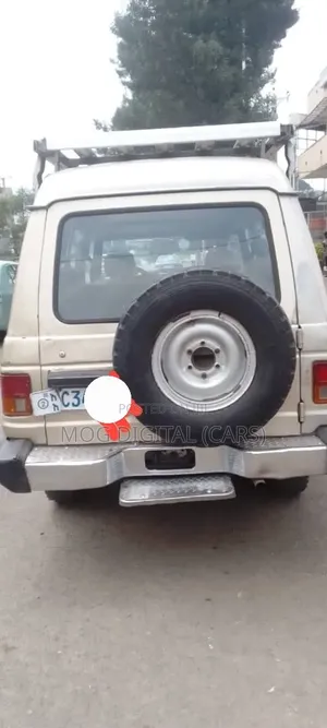 Mitsubishi Pajero 1990 Beige