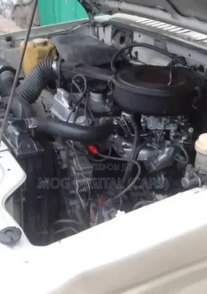 Mitsubishi Pajero 1990 Beige