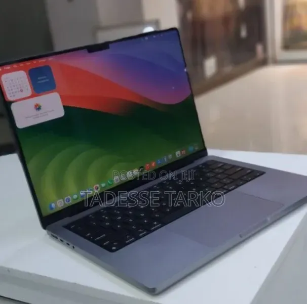 New Laptop Apple MacBook Pro 2021 M1 32GB Apple M1 Pro SSD 512GB