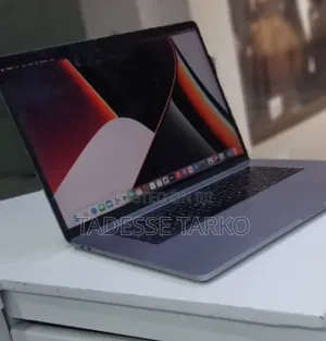 New Laptop Apple MacBook Pro 2017 16GB Intel Core i7 SSD 512GB