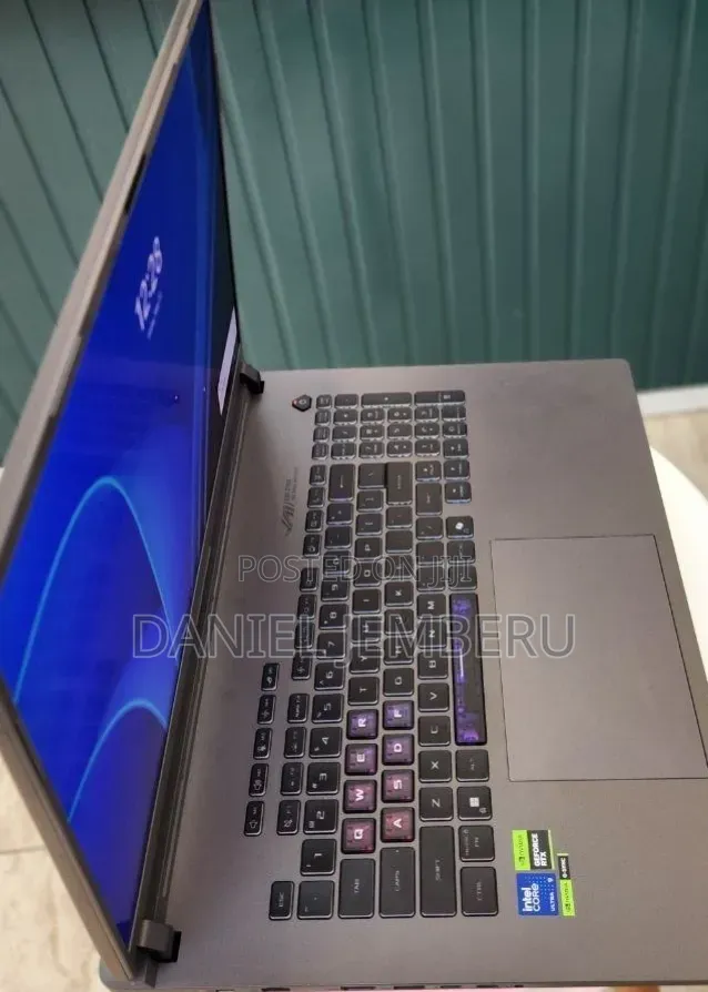 New Laptop Asus ROG Strix G18 32GB Intel Core Ultra 9 SSD 2T