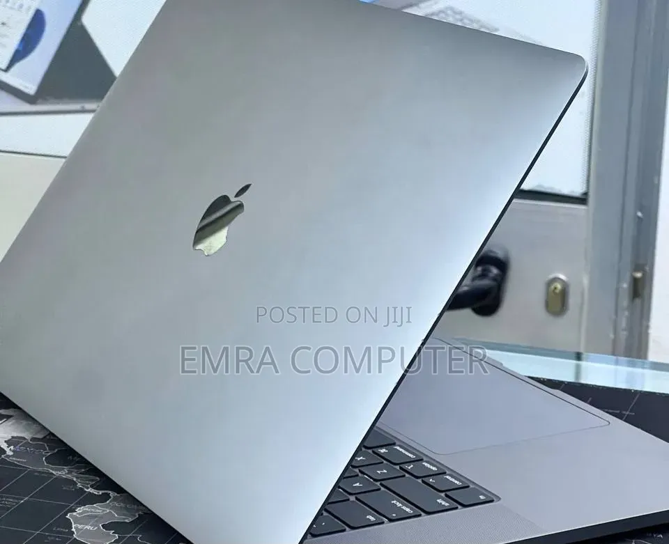 New Laptop Apple MacBook Pro 2019 32GB Intel Core i9 SSD 512GB