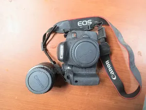 Canon Eos Rebel T7i With Lens