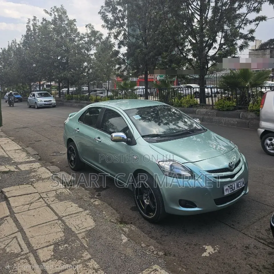 Toyota Yaris 2008 Gray