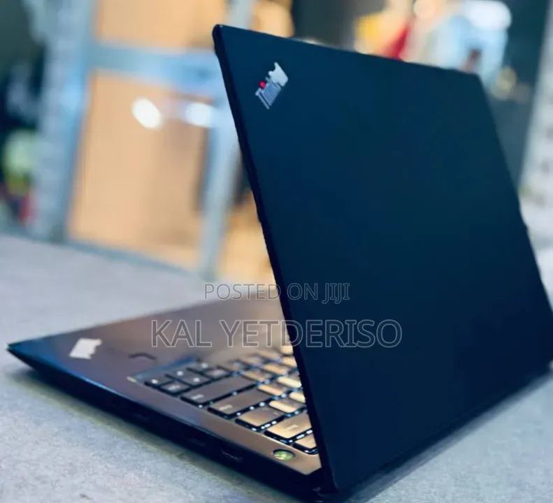 New Laptop Lenovo ThinkPad T490s 8GB Intel Core i5 SSD 256GB