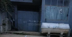 መጋዘን ኪራይ ዊጌት አካባቢ 230 ካሬ