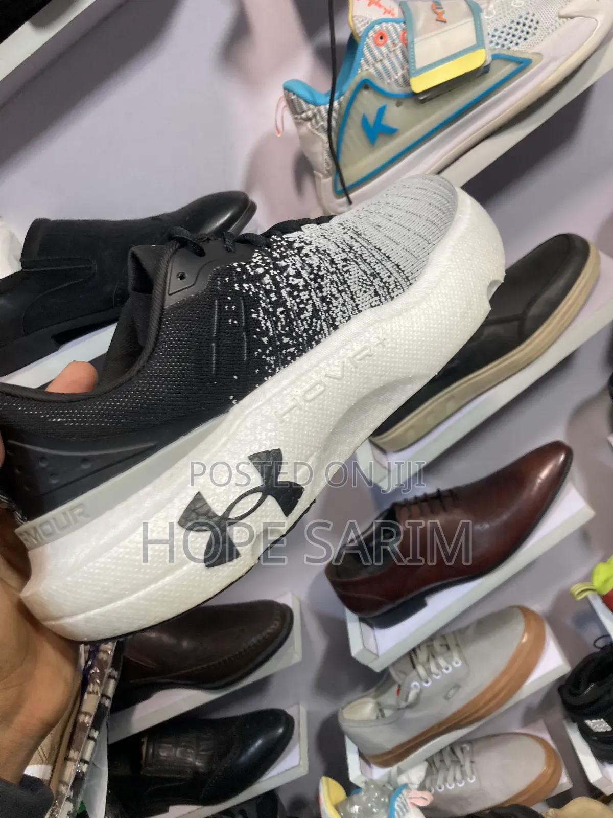 የአንደር አርመር ሆቭር (Under Armour Hovr) ጫማ: