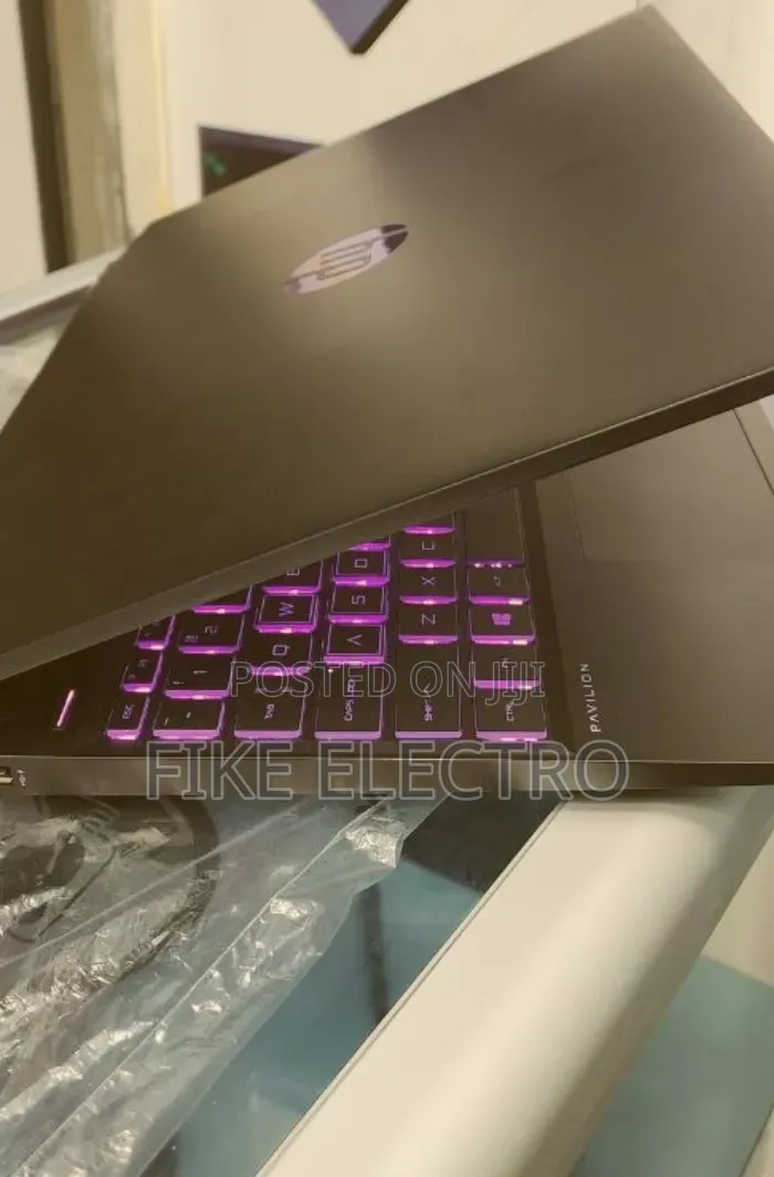 New HP Pavilion Gaming Laptop 15-dk2xxx 16GB AMD Ryzen 7 SSD 512GB