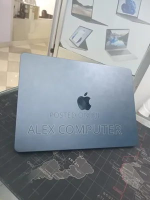 New Laptop Apple MacBook Air 2022 M2 16GB Apple M2 SSD 512GB