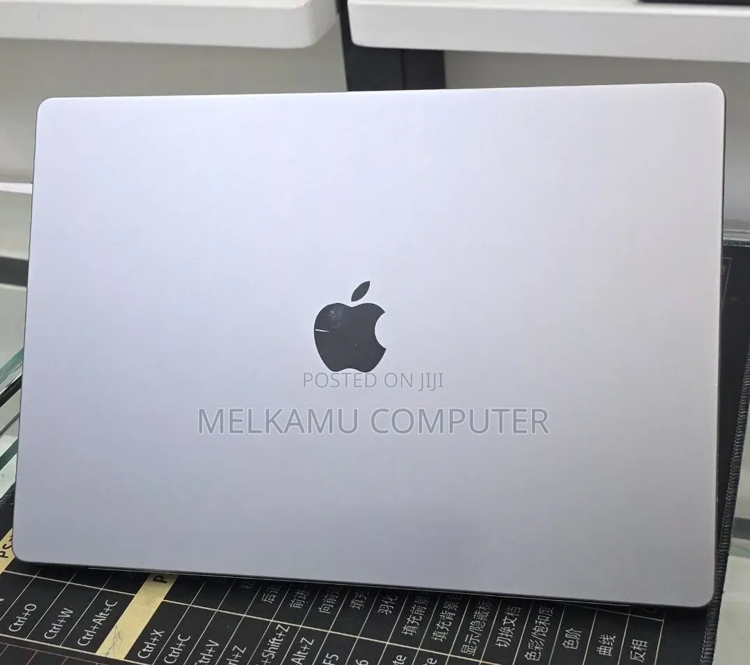 New Laptop Apple MacBook Pro 2021 M1 Max 32GB Apple M1 SSD 1T
