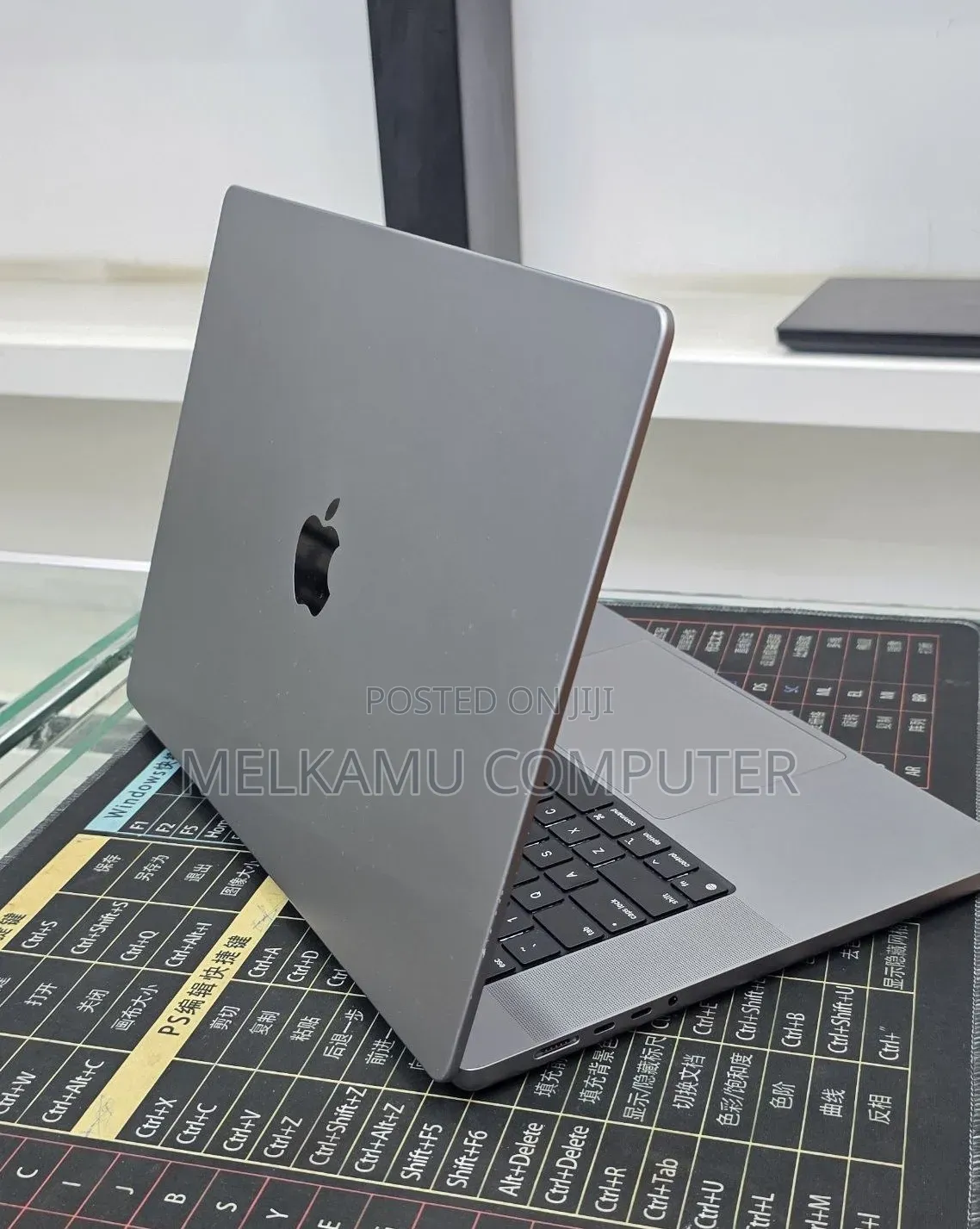 New Laptop Apple MacBook Pro 2021 M1 Max 32GB Apple M1 SSD 1T