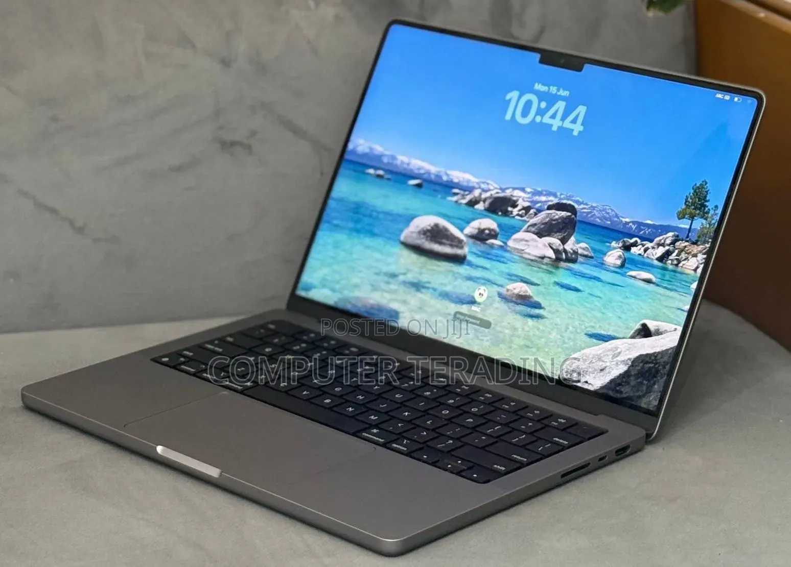New Laptop Apple MacBook Pro 2020 M1 16GB Apple M1 SSD 1T