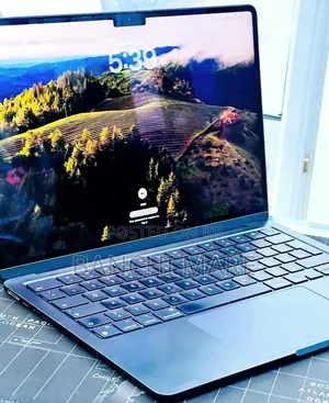 New Laptop Apple MacBook Air 2022 M2 16GB Apple M2 SSD 512GB
