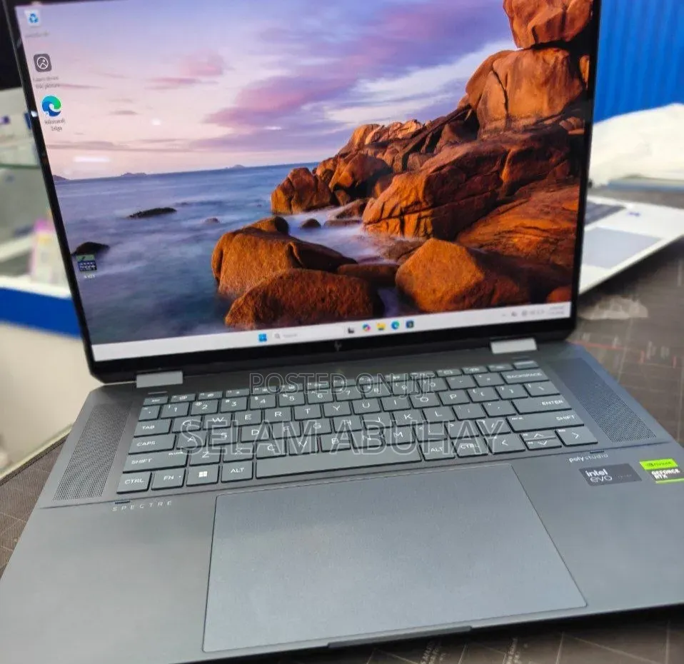 New Laptop HP Spectra 13 32GB Intel Core i7 SSD 1T