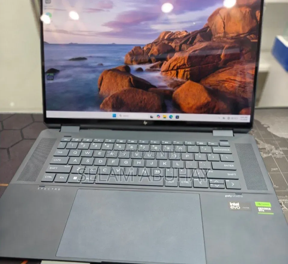 New Laptop HP Spectra 13 32GB Intel Core i7 SSD 1T