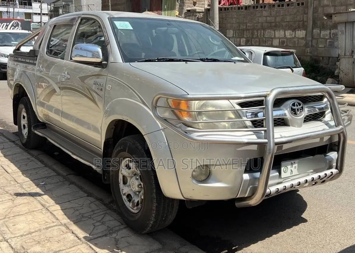 Toyota Hilux 2.5 D-4D Double Cab 4x4 SRX 2007 Silver