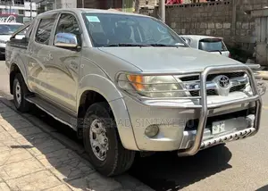 Toyota Hilux 2.5 D-4D Double Cab 4x4 SRX 2007 Silver